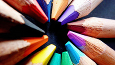 pixabay_colored-pencils-1445806_ST-LK.jpg(© moritz320/pixabay.com - CC0, Public Domain, https://creativecommons.org/publicdomain/zero/1.0/deed.de)