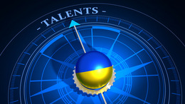 eine Kompass in den Farben der Ukraineflagge, dessen Nadel auf das Wort Talents zeigt