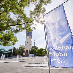 On June 7 the 2018 Reinhard Mohn Prize on the topic "Living Diversity – Shaping Society" was awarded to former German President Joachim Gauck at Gütersloh Theater. In bestowing the award, we honored him for his role as a bridgebuilder in a culturally diverse society.