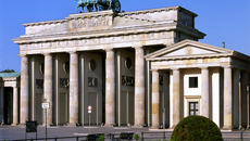 Berlin 2004 Brandenburger Tor 02.jpg(© Thomas Kunsch)