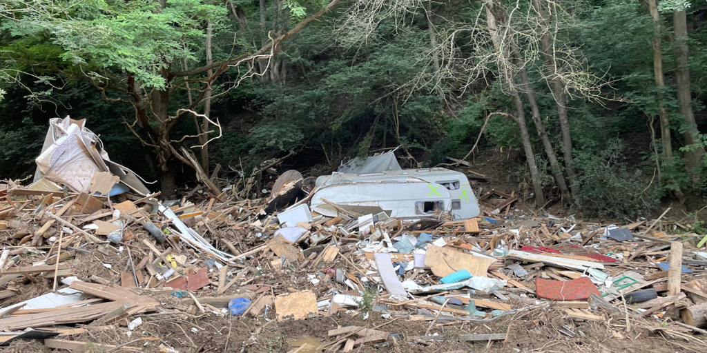 Bild von einem zerstörten Campingplatz nach der Flutkatastrophe