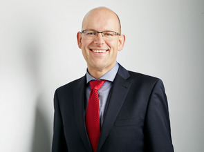 Dr. Kai  Unzicker