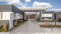 Eingangsbereich des PORT-Gesundheitszentrum Schwäbisch Alb in Hohenstein