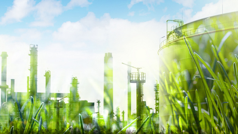 Konzept der industriellen Entwicklung, Konzept der grünen industriellen Entwicklung mit Gras in der Fabrik. Öko-Stromerzeugung.