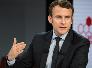 Emmanuel-Macron-32893947152_70e3c13755_o.jpg(© FNMF / Nathanael Mergui / Mutualité Française / Flickr - CC BY-NC 2.0, https://creativecommons.org/licenses/by-nc/2.0/)