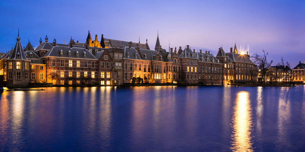 Teilansicht des Binnenhofs, Sitz des niederländischen Parlaments in Den Haag.