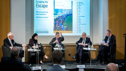 Podiumsdiskussion der Bertelsmann Stiftung auf der Münchner Sicherheitskonferenz. V.l.n.r.: William Swing, Generaldirektor der International Organization for Migration, Alaa Murabit, Gründerin der NGO „Stimme der libyschen Frauen“, Johannes Hahn, EU