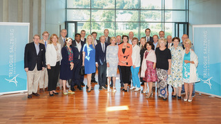 Gruppenfoto der Teilnehmer:innen des Salzburger Trilogs 2022