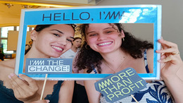 Zwei Gründerinnen auf der Roadshow