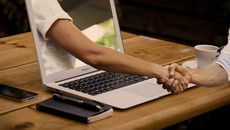 Pixabay_handshake-3382503_1920.jpg(© geralt / Pixabay - Pixabay License, https://pixabay.com/de/service/license/)