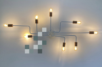 Deckenlampe mit kleinen Glühbirnen
