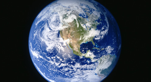 Das Foto zeigt unsere Weltkugel aus dem Orbit heraus.