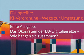 Basketballfeld im Hintergrund zu sehen. Im Vordergrund steht der Titel der Veranstaltung "Das Ökosystem der Digitalgesetze"