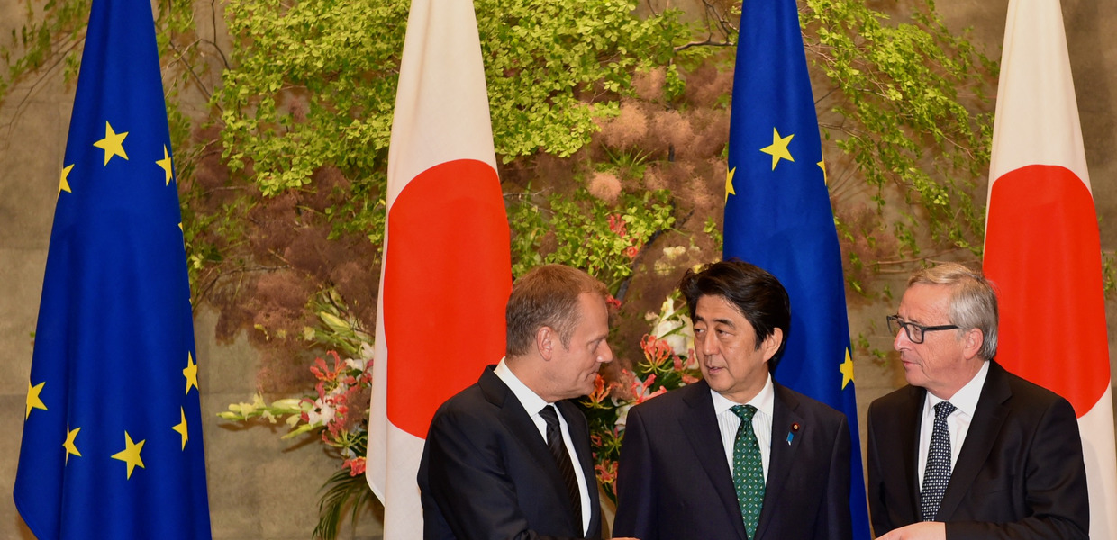(© European Union / European External Action Service / Flickr - CC BY-NC-ND 2.0, https://creativecommons.org/licenses/by-nc-nd/2.0/) Tusk, Abe and Juncker