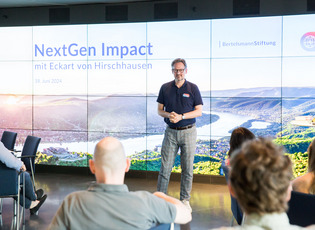 NextGen Impact Veranstaltung mit Eckart von Hirschhausen