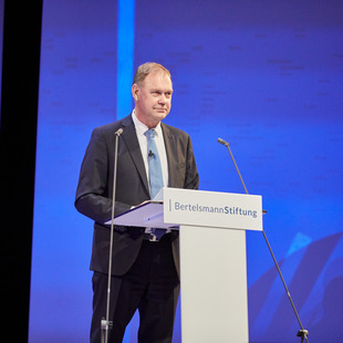 Aart De Geus, Chairman and CEO of the Bertelsmann Stiftung during his opening speech.