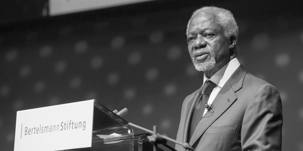 Kofi Annan hält seine Dankesrede beim Reinhard Mohn Preis der Bertelsmann Stiftung 2013.