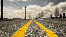 road-166543_1280.jpg_ST-LK(© 44833 / pixabay.com - CC0, Public Domain, https://creativecommons.org/publicdomain/zero/1.0/deed.de)