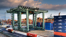 121138_The_port_of_Singapore.jpg(© William Cho/Port of Singapore/Wikimedia Commons)