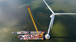 Construction of an offshore windpark, Ijsselmeer, The Netherlands