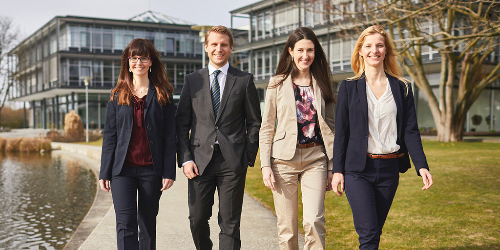 Die vier Junior Professionals der Bertelsmann Stiftung aus dem Jahr 2017: Sarah Fischer, Malte Tim Zabel, Klaudia Wegschaider und Sylvia Schmidt.