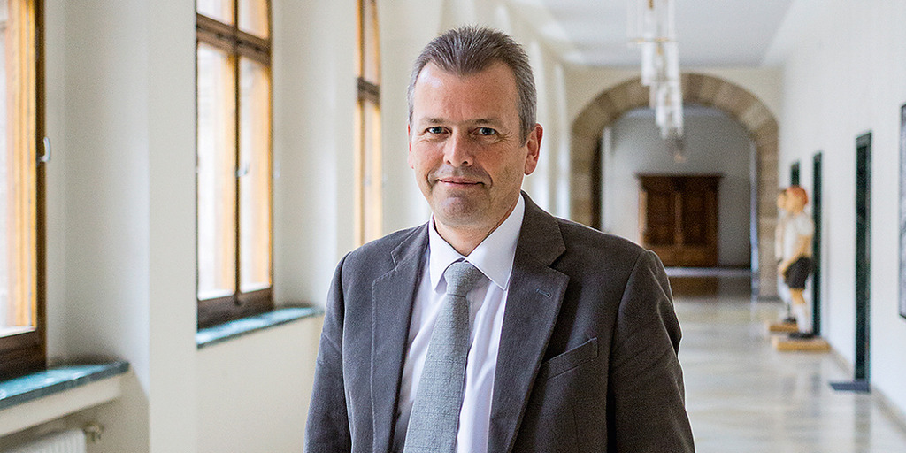 Dr. Ulrich Maly