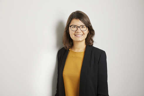 Portraitfoto Julia Schmidt