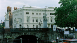 Gebäude Bertelsmann Repräsentanz von hinten