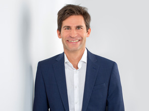 Dr. Dominik  Hierlemann