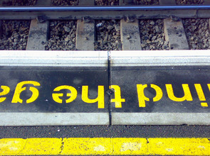 Mind-The-Gap.jpg(© Banalities / Flickr - CC BY 2.0, https://creativecommons.org/licenses/by/2.0/)