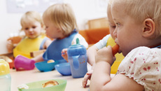 CCA058 Childcare(© BananaStock, Childcare)