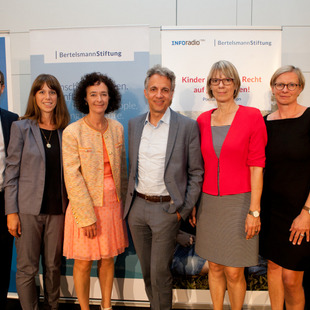 Das Team der Bertelsmann Stiftung: Marlon Brandt, Sarah Menne, Anette Stein, Dr. Jörg Dräger, Mirjam Stierle, Antje Funcke, Petra Linnhoff (v.l.n.r. | fehlt: Jacqueline Turowsky)