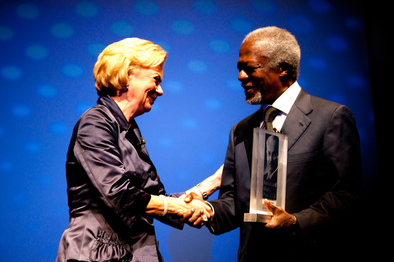 Kofi Annan erhält Reinhard Mohn Preis