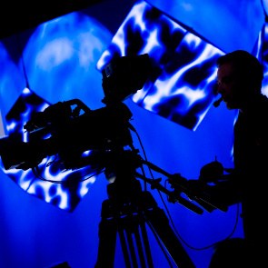 Kameramann bei der Arbeit auf dem Festakt