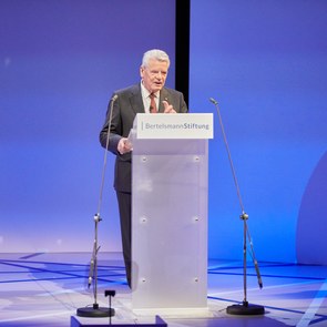 Reinhard Mohn Preisträger Joachim Gauck bei seiner Dankesrede