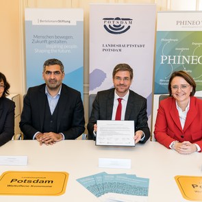 Vertragsunterzeichnung